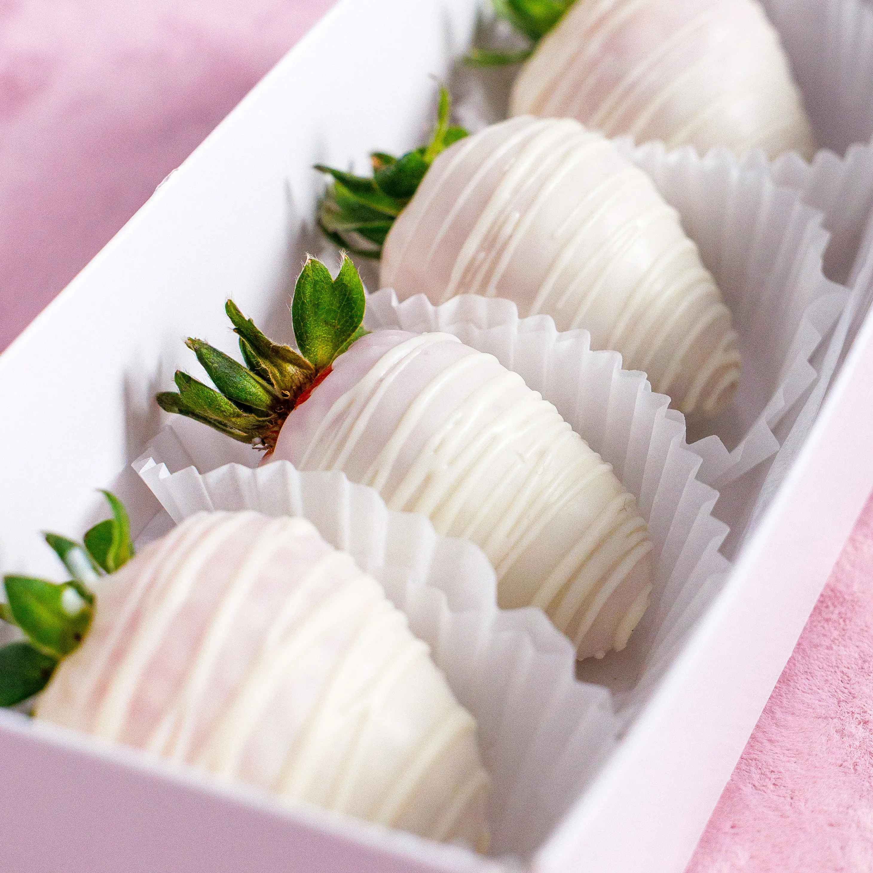 Букет Мини-набор клубники в белом шоколаде