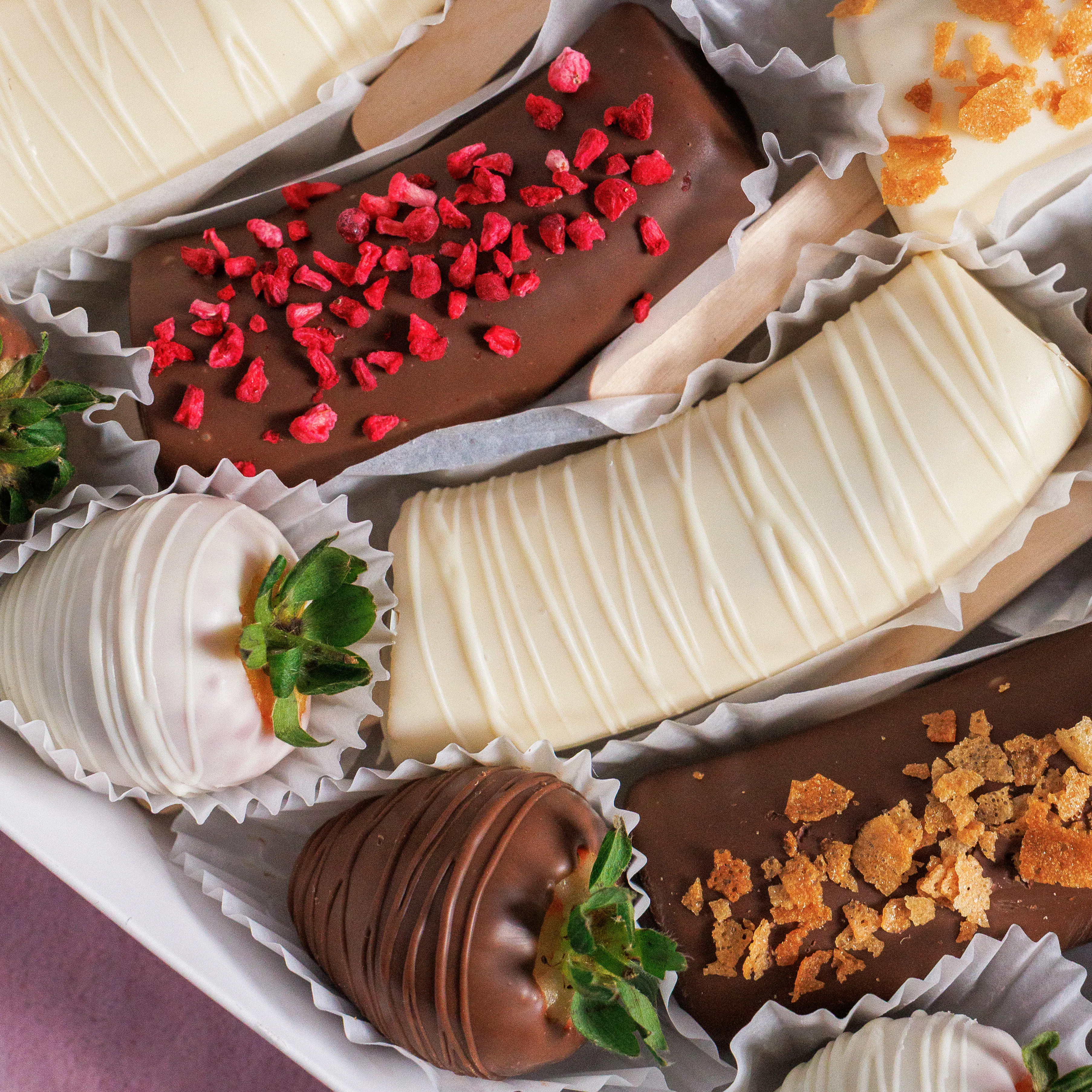 Букет Бананы в шоколаде с клубникой От всего сердца