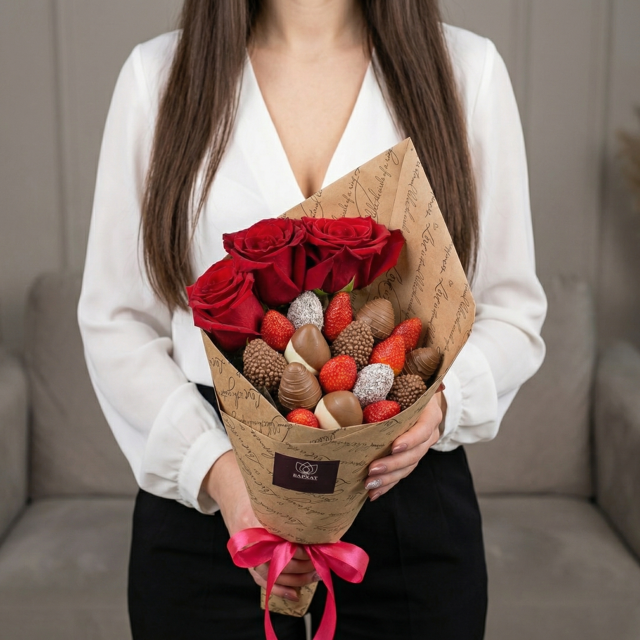 Букет Клубничный букет с розами