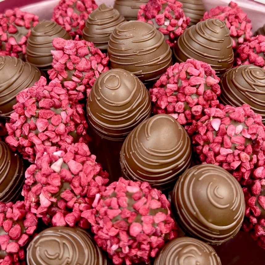 Букет Комбо-набор клубника и цветы "Любовь на максимум"