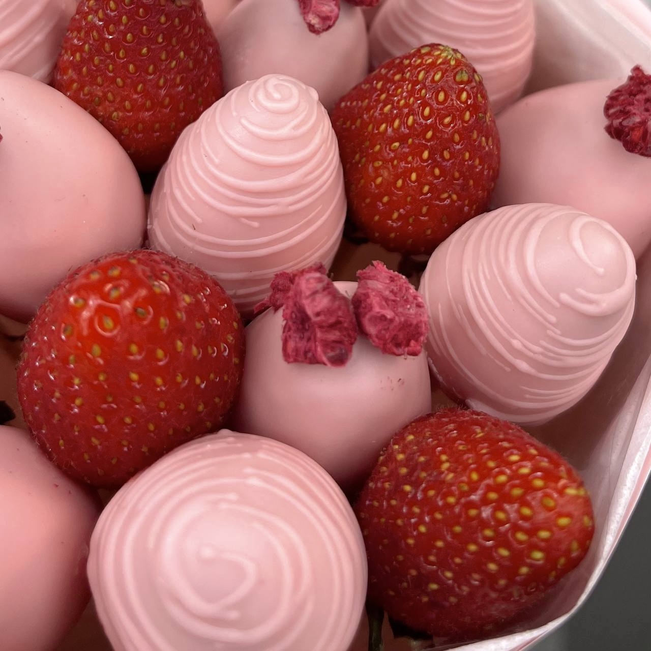 Букет Клубничный флирт