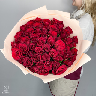 Букет из 51 красной розы в упаковке