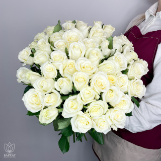 Букет из 51 белой розы под ленту