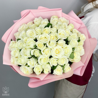 Букет из 51 белой розы в упаковке